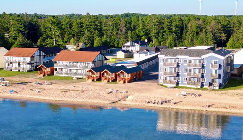 Deluxe Room, 1 King Bed, Lake View