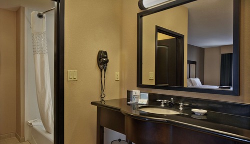 Suite, 1 King Bed, Accessible (Hearing)