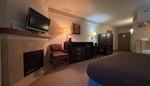 Studio Suite, 1 King Bed, Non Smoking, Jetted Tub (Mobility Accessible)