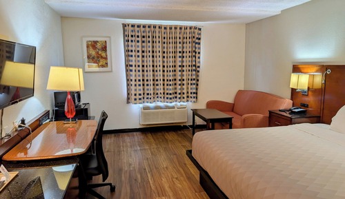 Standard Room, 1 King Bed, Non Smoking