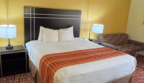 Standard Room, 1 King Bed, Non Smoking