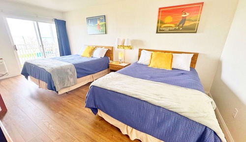 Room, 2 Queen Beds, Lake View, Ground Floor