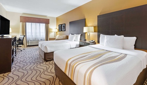 Deluxe Suite, 2 Queen Beds, Non Smoking