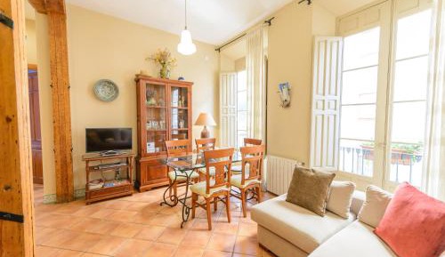 Two-Bedroom Deluxe Apartment with Balcony
