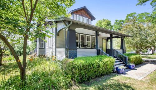 Three-Bedroom Vacation Home 