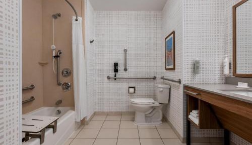 King Room with Accessible Tub - Mobility and Hearing Access/Non-Smoking