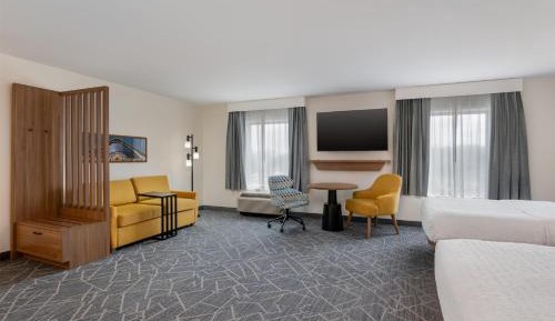 Queen Studio Suite with Two Queen Beds - Non-Smoking