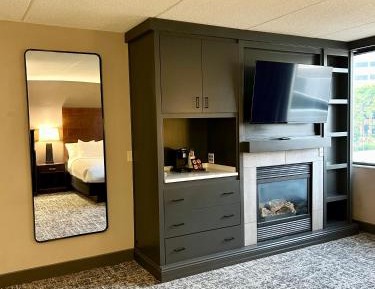King Suite with Fireplace