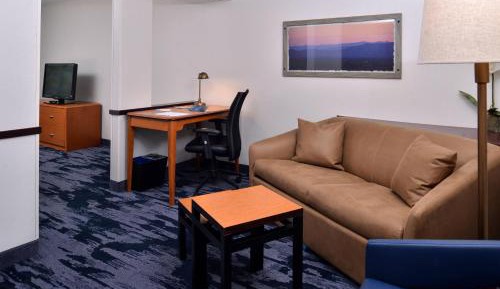 Queen Suite with Two Queen Beds, Transfer Shower, Roll-In Shower and Sofa Bed - Mobility Access