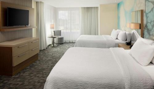 Queen Room with Two Queen Beds - Hearing Accessible