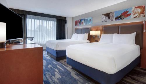 Standard Double Room with Two Double Beds and Accessible Tub - Mobility Access