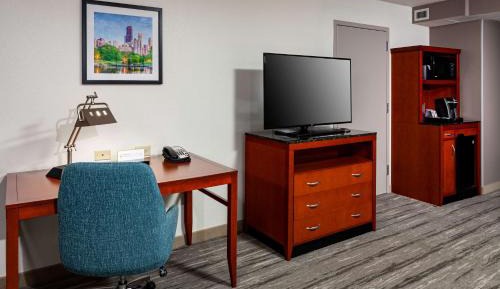 King Room with Tub - Mobility and Hearing Access