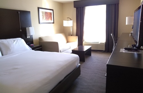 Waterford Hotel | Holiday Inn Express Hotel & Suites Waterford, an Ihg Hotel