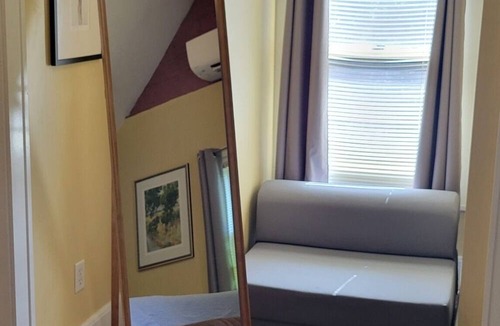 West Washington House | Art and Lodging