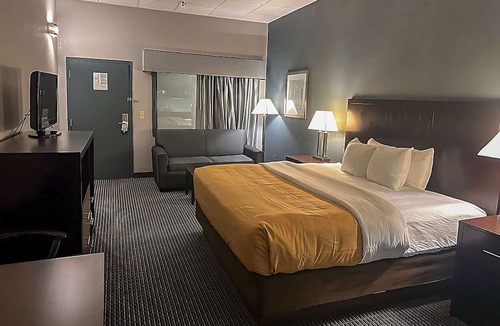 Holiday City Hotel | Suburban Studios Montpelier
