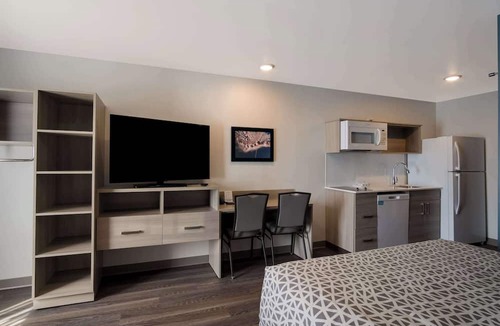 East Paris Hotel | WoodSpring Suites Grand Rapids Kentwood
