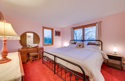 Bay Harbor House | Petoskey Home ~ 5 Mi to Downtown & Bayfront Park!