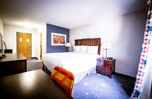 Manistee Hotel | Manistee Inn & Marina
