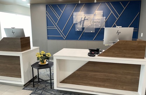Muskegon Hotel | Holiday Inn Express & Suites Muskegon - Grand Haven by IHG