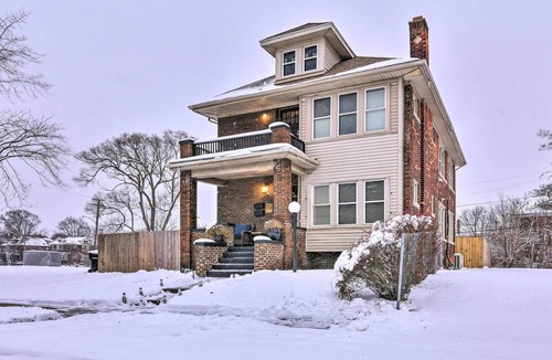 New Center Detroit Apartment | Awesome Detroit Apartment < 3 Mi to Midtown!