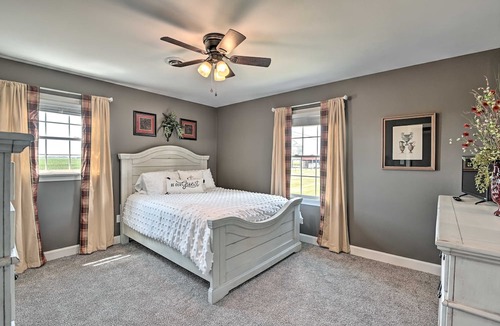 Oakland Cottage | Bowling Green Farmhouse 10 Mi to Mammoth Cave