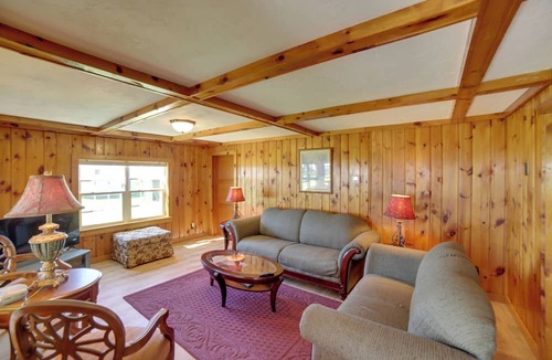 Oconto Cottage | 600' of Green Bay Frontage & Dock: Cozy Cottage