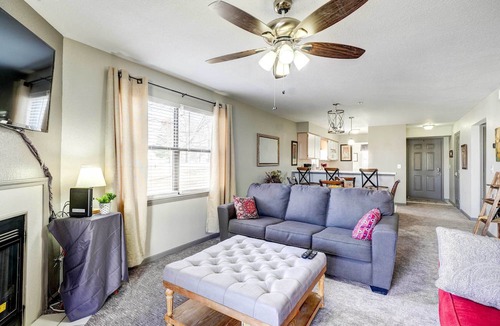 Table Rock Apartment | Beautiful Branson Condo w/Golf + Pool Access!