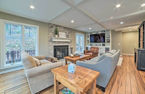 Birchwood Farms Cottage | Harbor Springs Retreat ~ 5 Mi to Downtown & Beach!