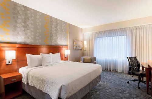 Crossroad Park Hotel | Courtyard Kalamazoo Portage