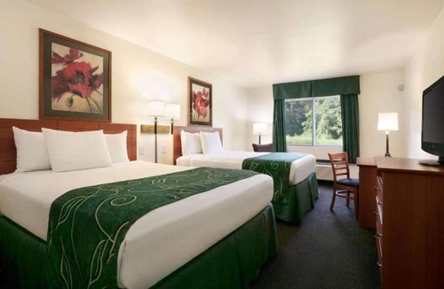 Blanks Hotel | Travelodge by Wyndham Livonia