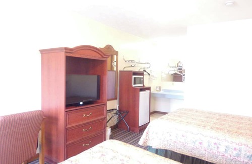 Warren Hotel | Huggy Bear Motel