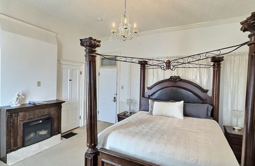 West Central House | Inn 1854