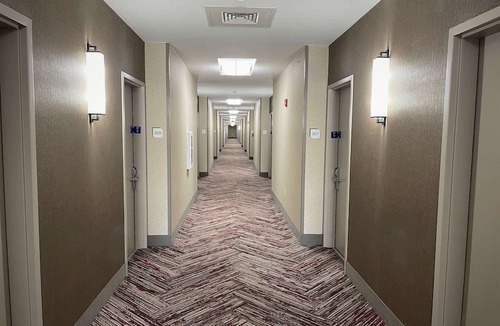 Summit Corners Hotel | Hilton Garden Inn Oconomowoc