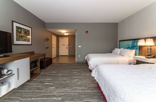 Allen Park Hotel | Hampton Inn & Suites Allen Park