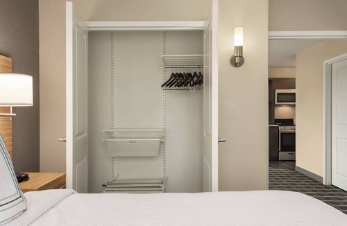 Janesville Hotel | TownePlace Suites by Marriott Janesville