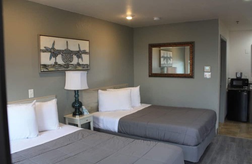 Waukesha Hotel | Price Pointe Inn