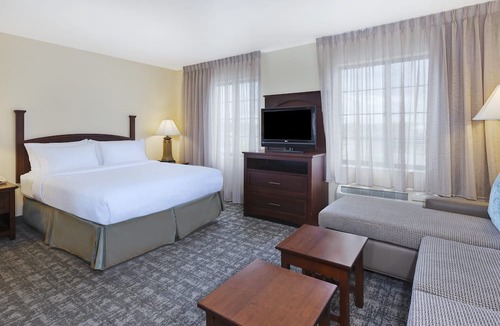 Okemos Hotel | Staybridge Suites Lansing - Okemos by IHG