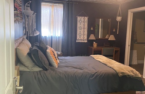 Pittsfield Hotel | Monroe Street Suites