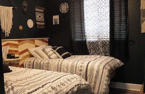 Pittsfield Hotel | Monroe Street Suites