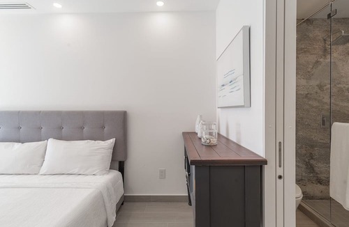 Backus Condo | Delightful 2 Bedroom Condo Encantame Towers Verano 705