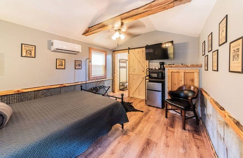 Grand Rivers Hotel | The Outpost