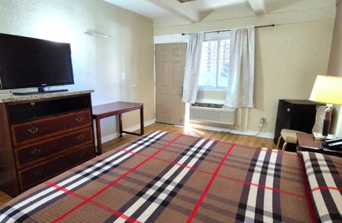Ashburn Hotel | Saratoga Motel By Capital O Near Midway Airport Chicago IL