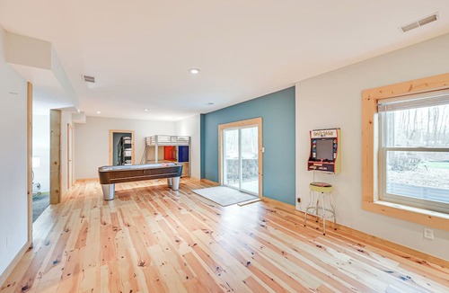 South Haven Cottage | 3 Mi to Dtwn: Family-friendly Home in South Haven!