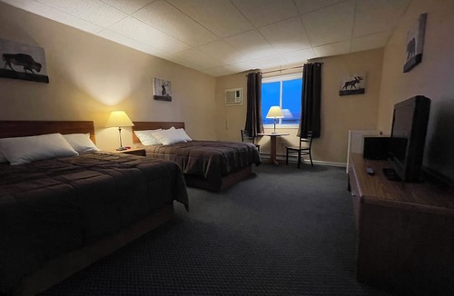 Grand Marais Hotel | Fletchys Pictured Rocks Resort