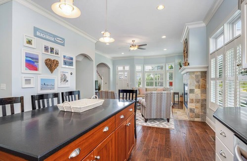 South Haven Condo | Experience coastal bliss at 'A Wave From It All', a spacious 4-bedroom home in South Haven.