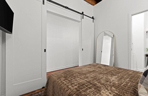 Crossroads Arts District Condo | One Bedroom walkable to Tmobile/P&L!