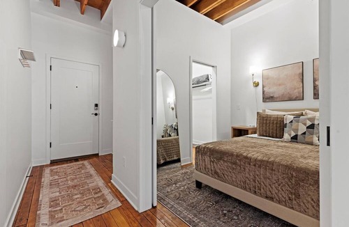 Crossroads Arts District Condo | One Bedroom walkable to Tmobile/P&L!