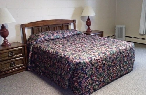 Rogers City Hotel | Driftwood Motel