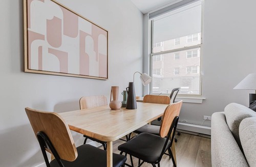 Edgewater Beach Apartment | Terrific Edgewater 1BR w/Fitness Center, Lounge & W/D, by Bluedground