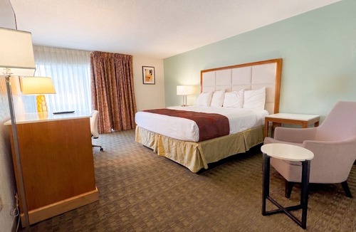 Galesburg Hotel | Galesburg Extended Stay I-74 (Newly Renovated)